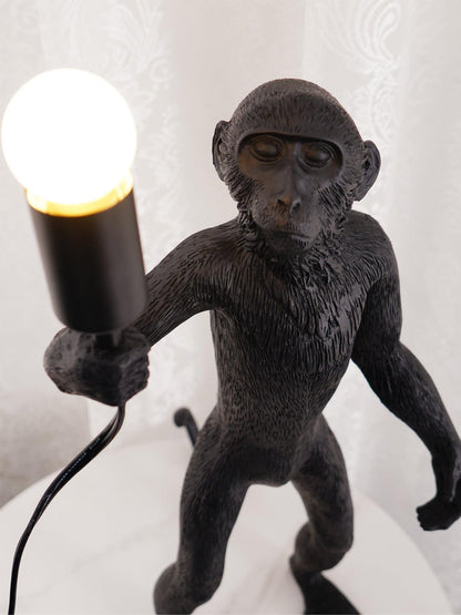 مصباح طاولة القرد