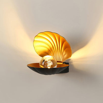 Pearl Clam Wall Light