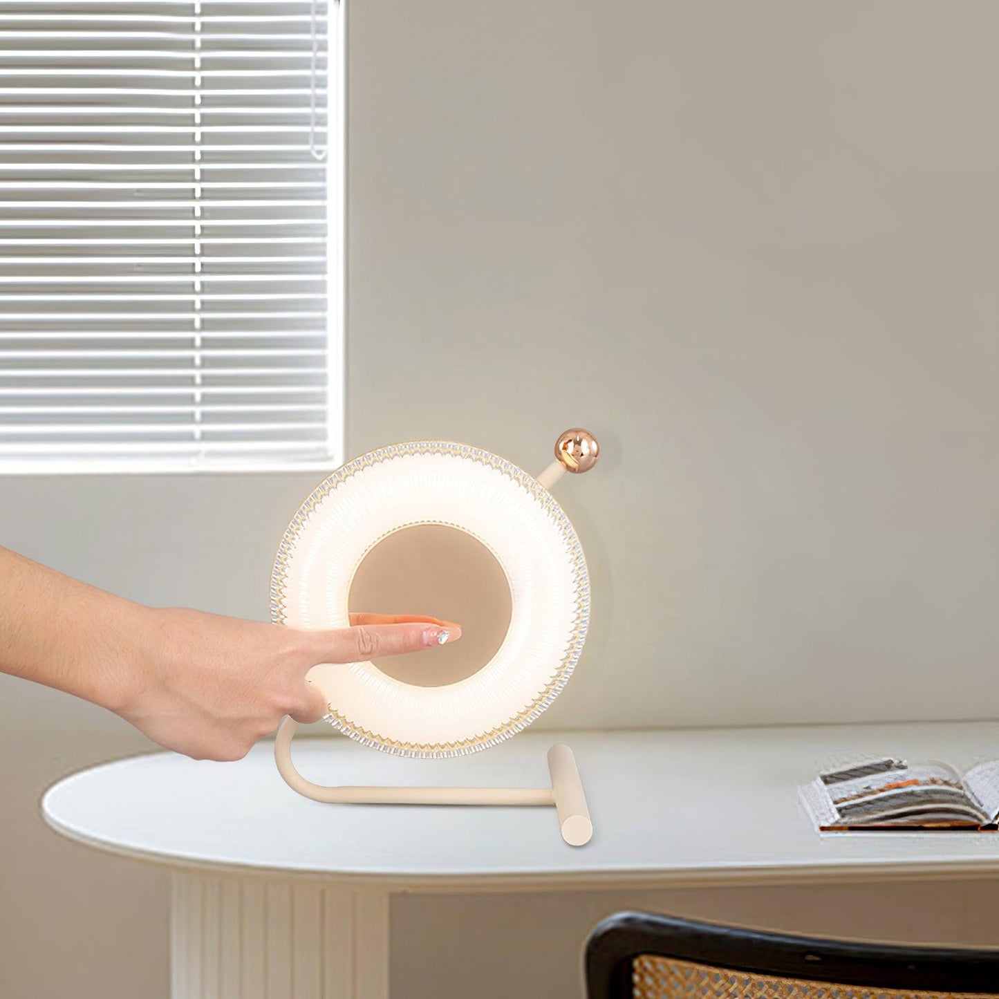 Pixo Built-in Battery Table Lamp