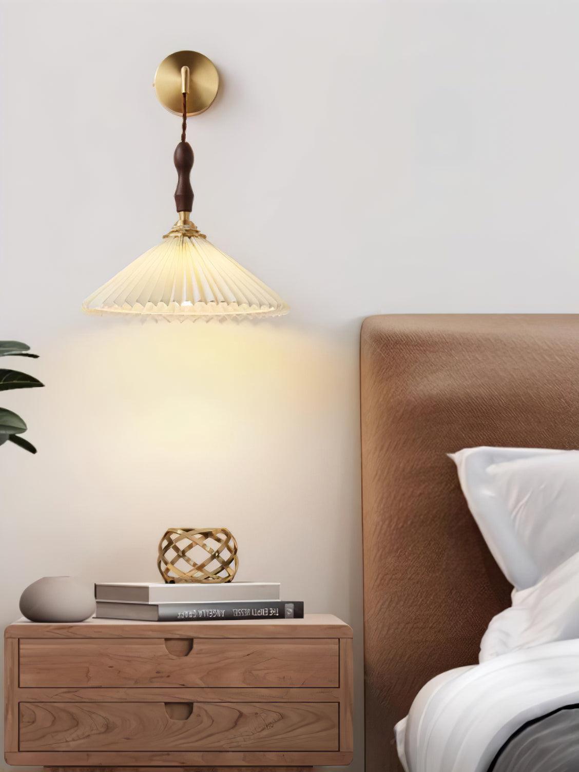 Pleated Wooden Wall Lamp