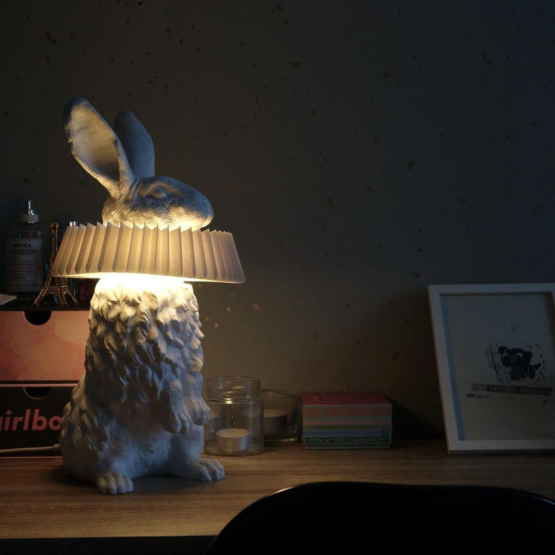 مصباح طاولة على شكل أرنب X 