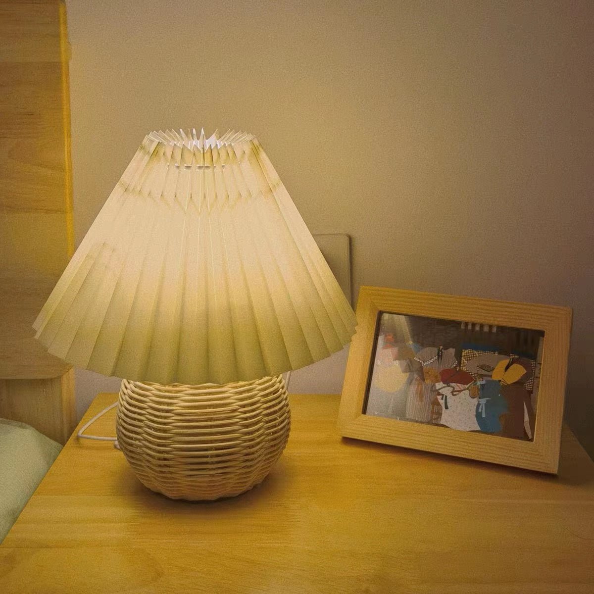 Rattan Pleated Table lamp