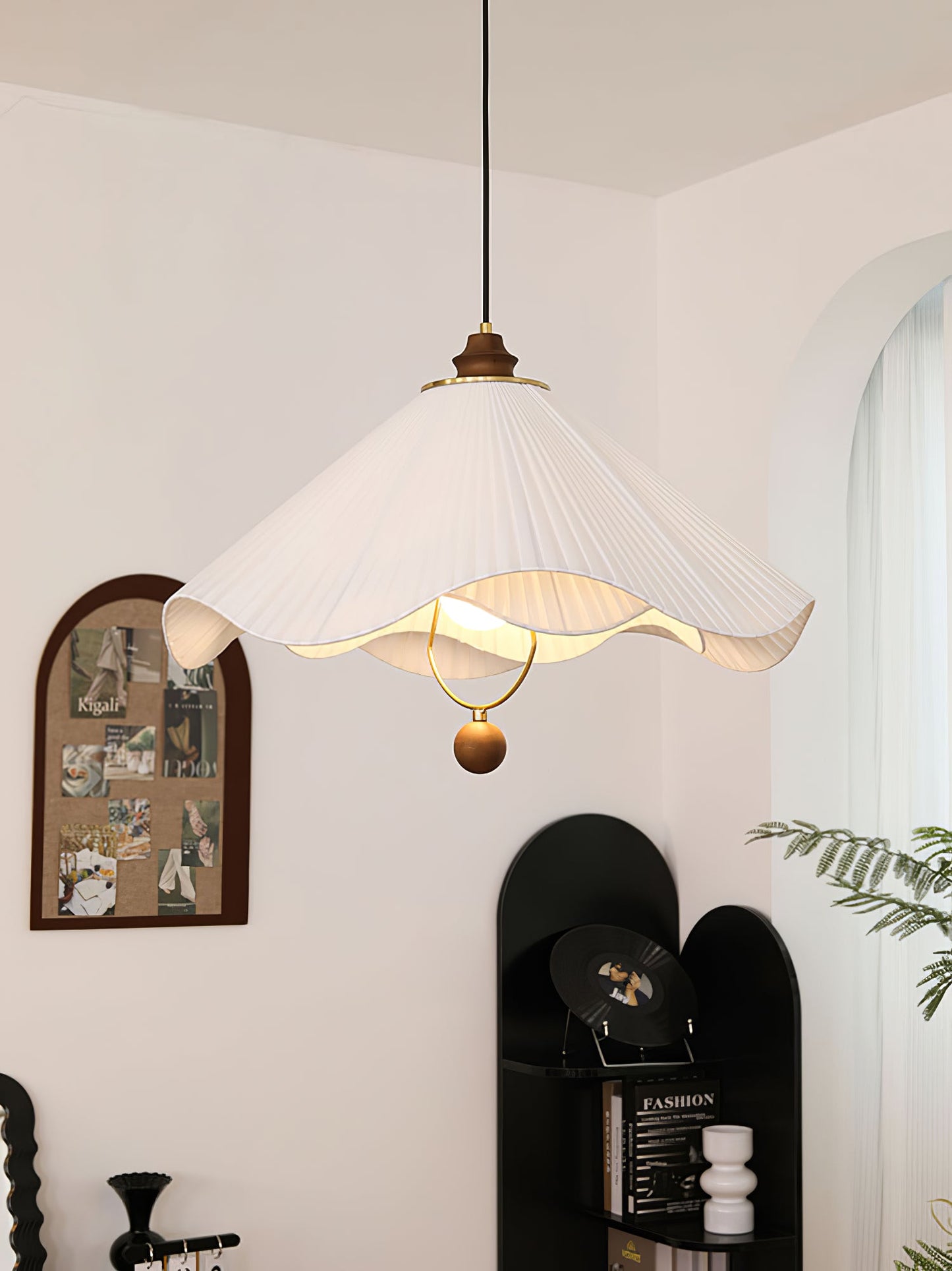 Scallop Edge Pendant Light