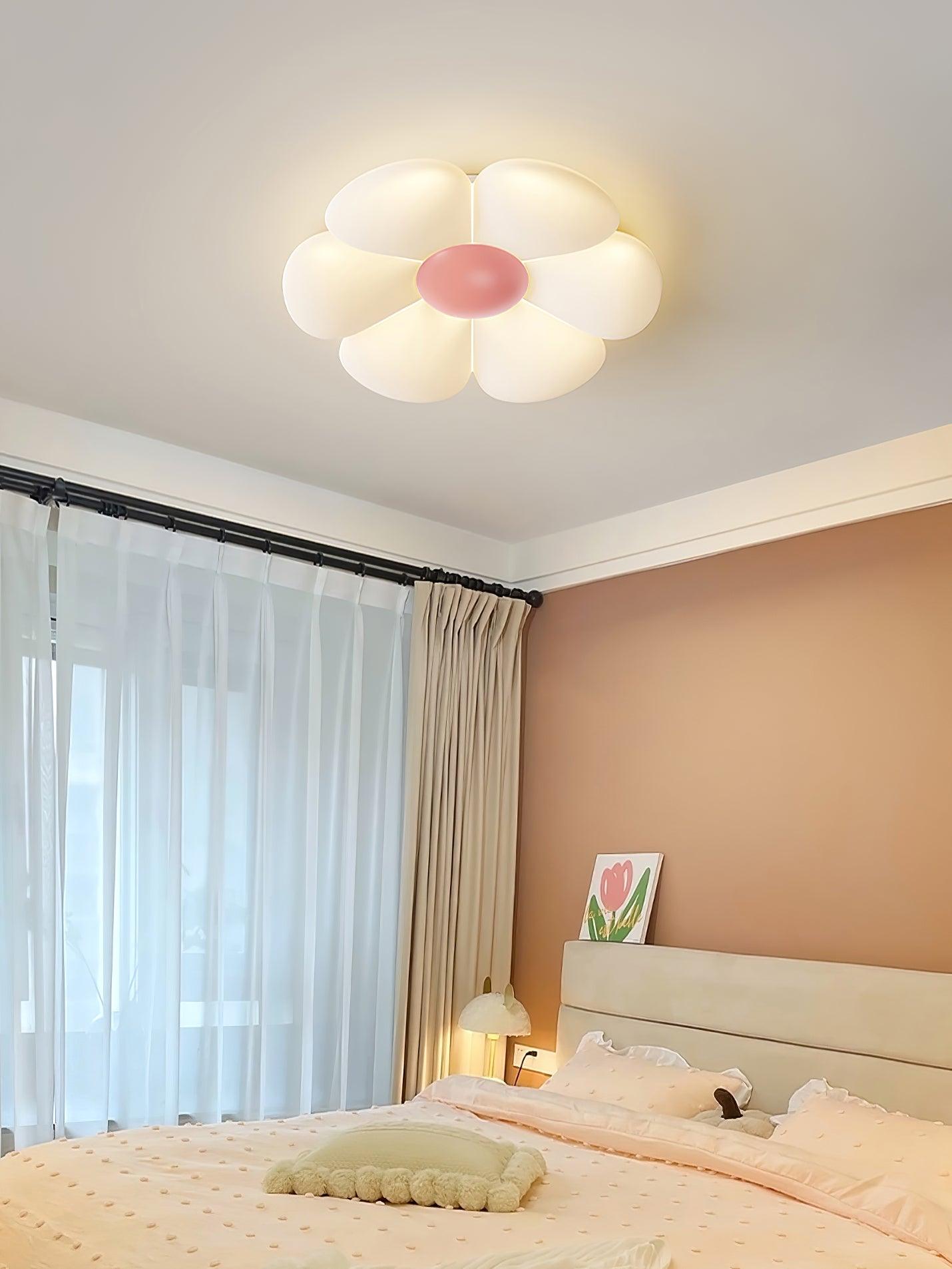 Deckenlampe für Kinderzimmer mit sechsblättrigem Blumenmotiv 