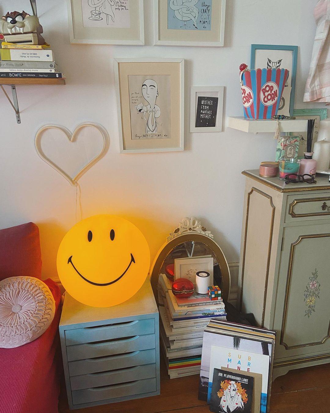 Smiling Table Lamp