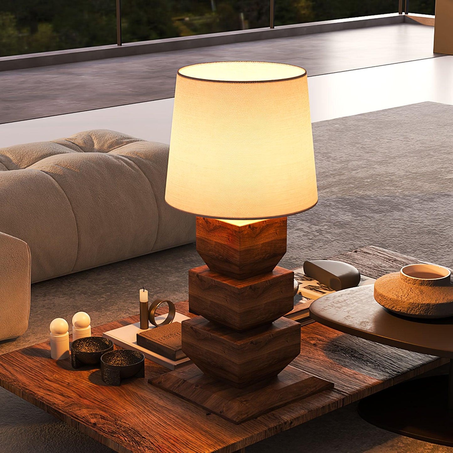 Gestapelte Tischlampe aus Holz