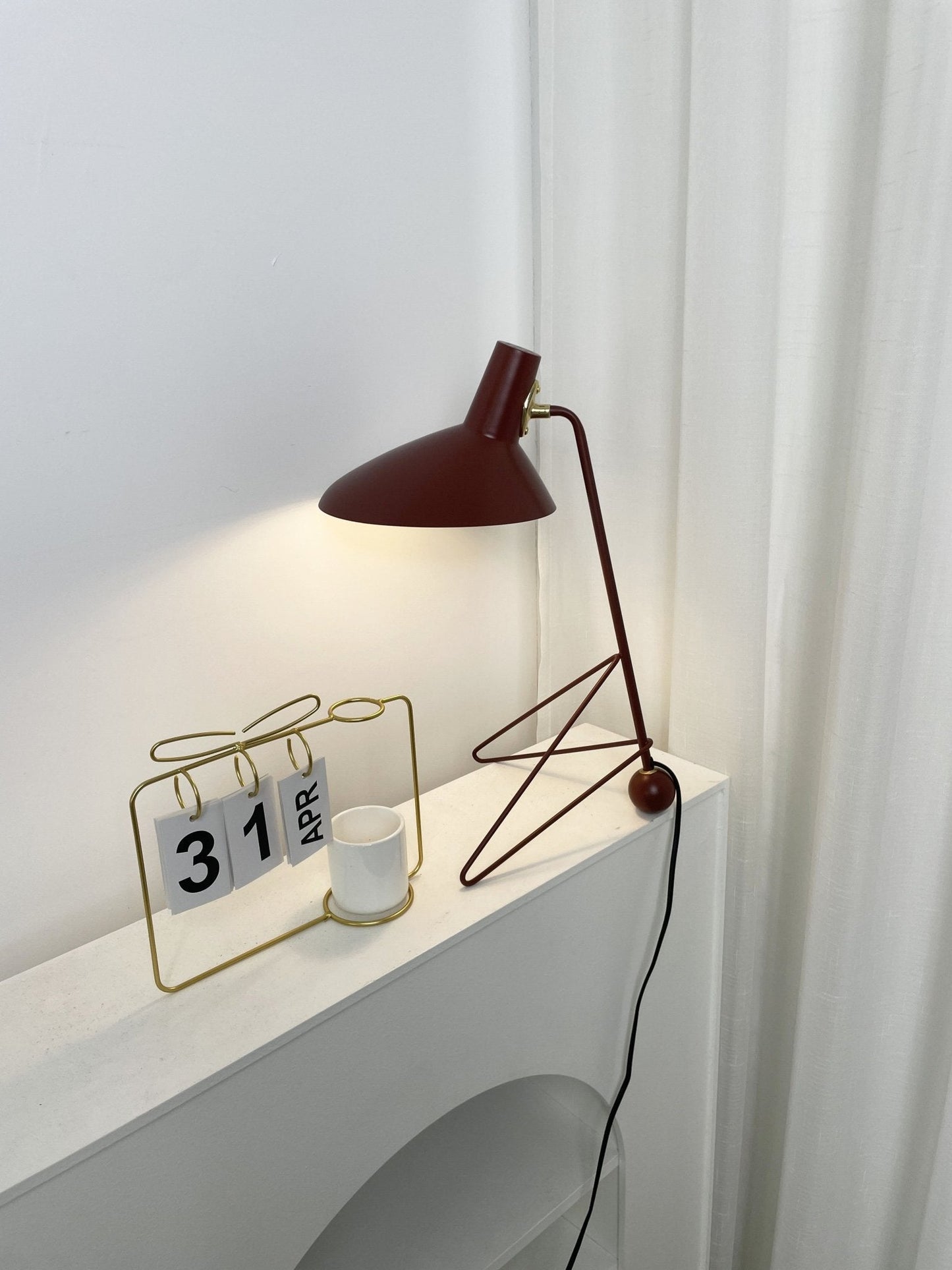 Svelte Noir Table Lamp