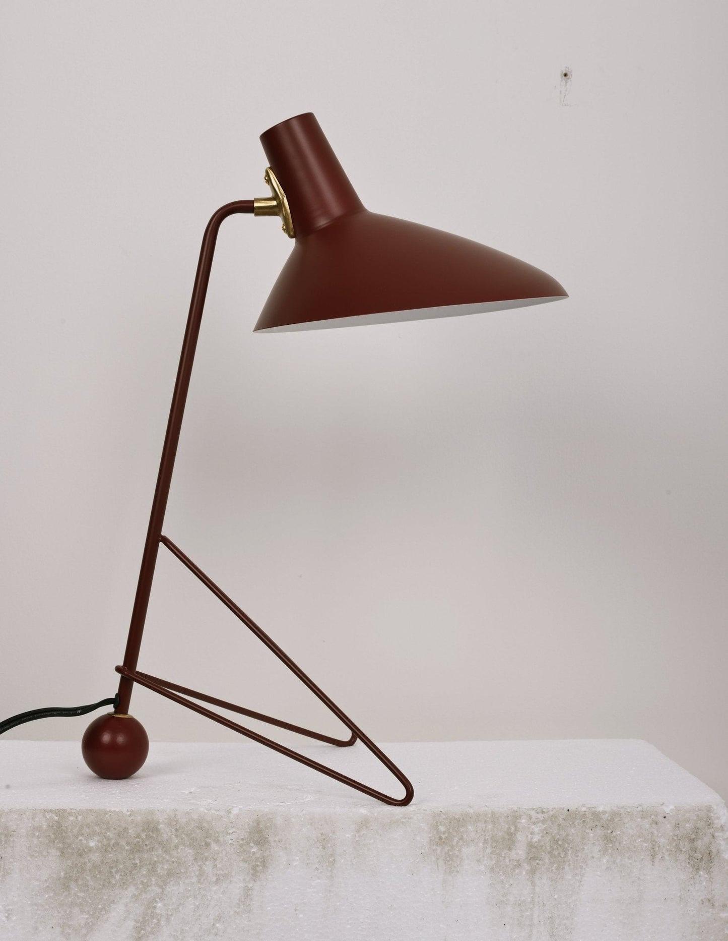 Svelte Noir Table Lamp