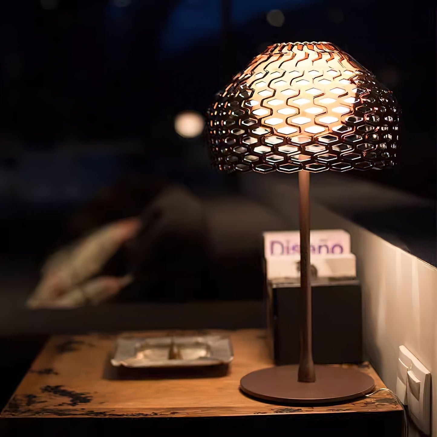 Armadillo Table Lamp