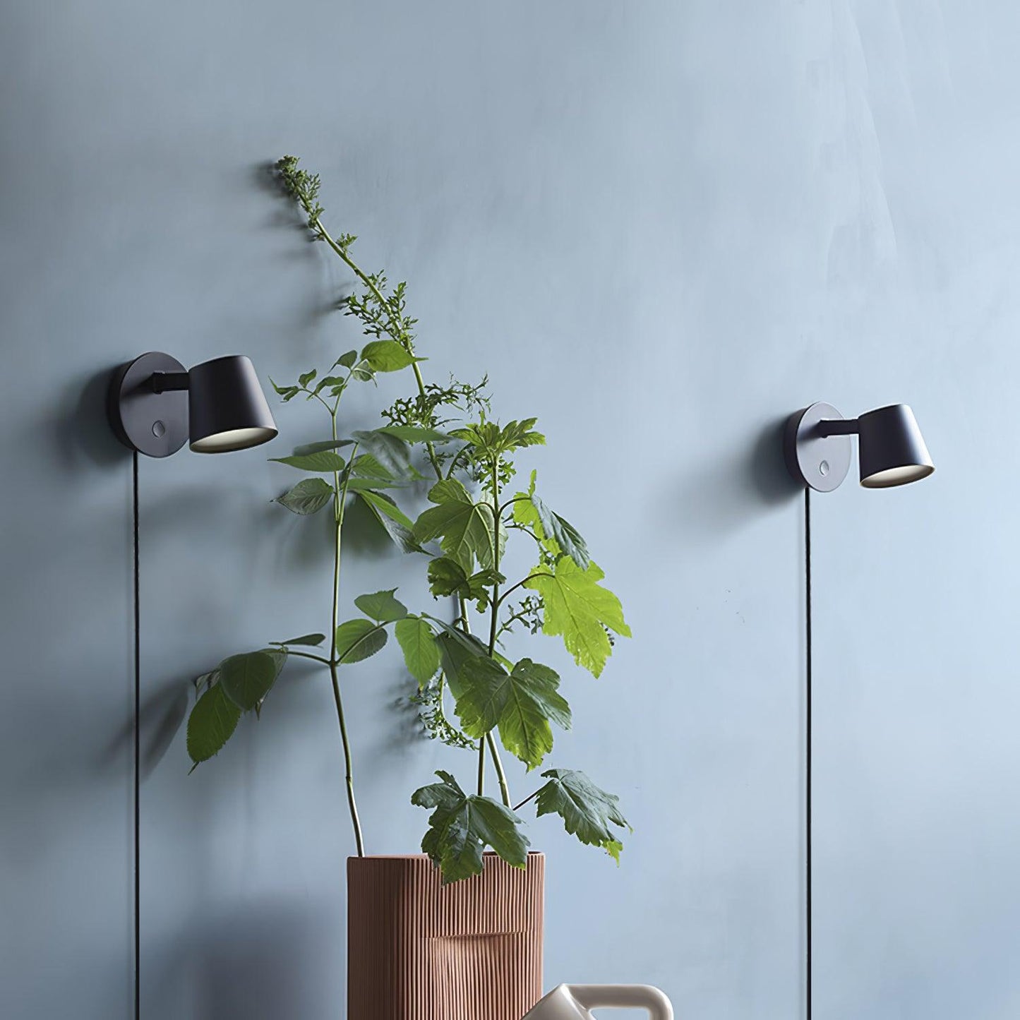 Tip Plug-In Wall Lamp