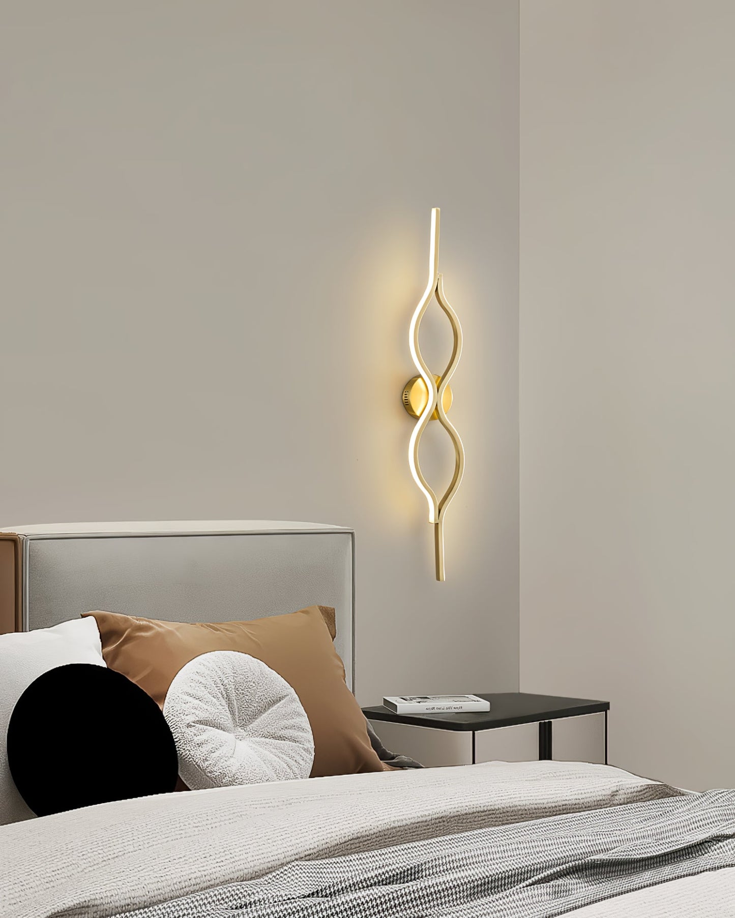 Twist Brass Wall Light