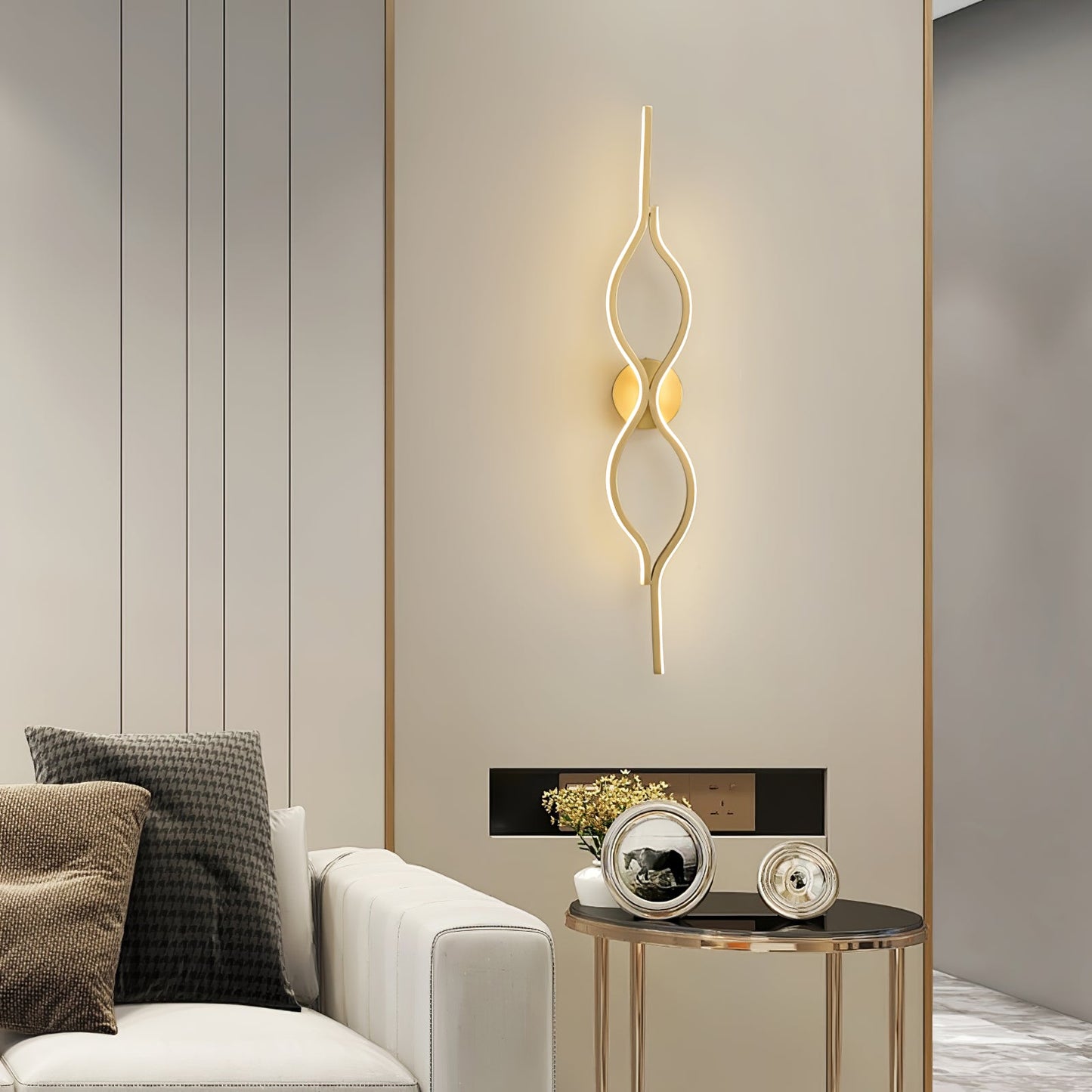 Twist Brass Wall Light