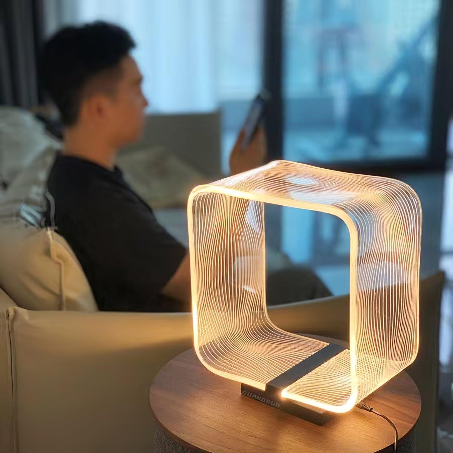 Wire Cube Table Lamp