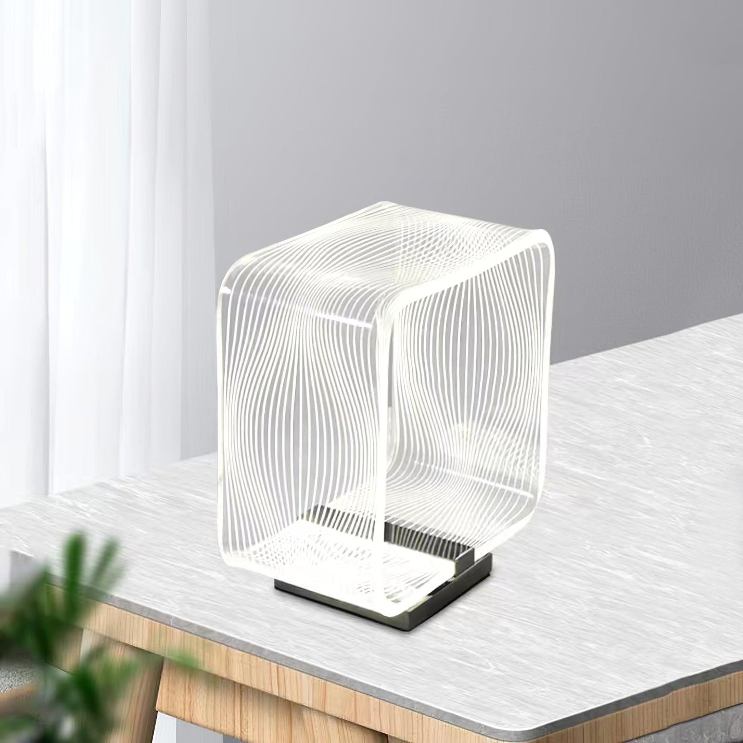 Wire Cube Table Lamp