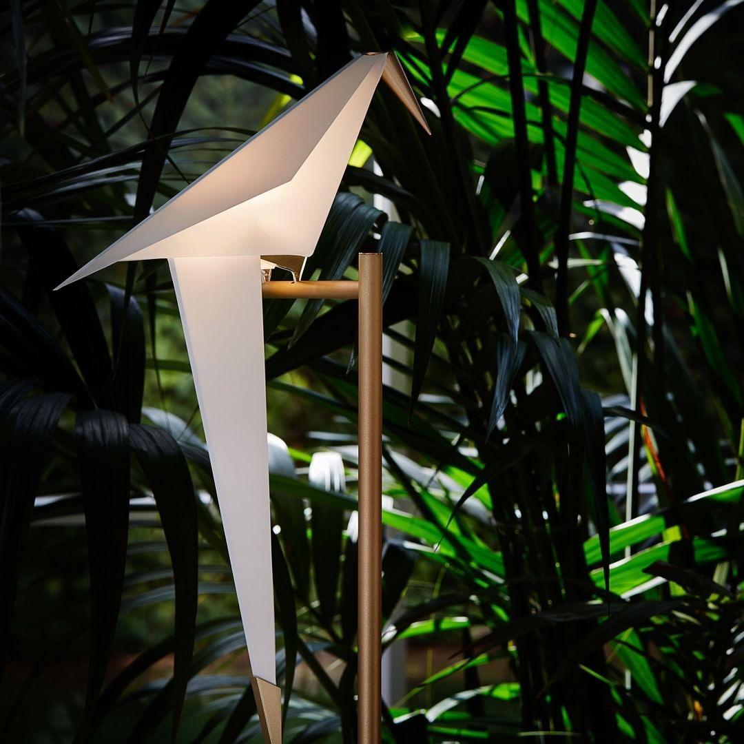 Tischlampe mit Papierkranich-Vogel 